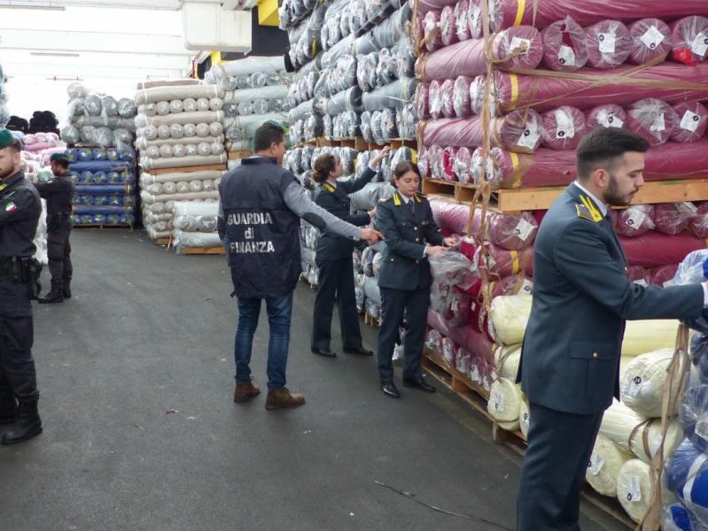 Prato, scoperto centro di stoccaggio illegale