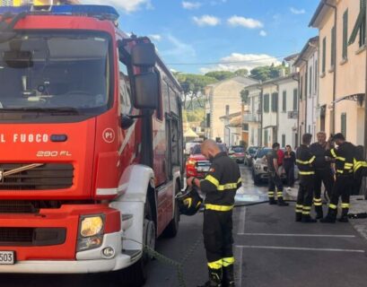 incendio in casa donna salva